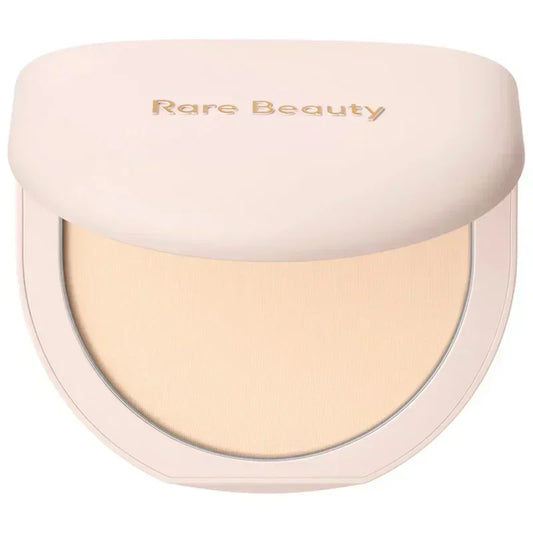 Rare Beauty Tinted Pressed Powder – Polvos Compactos con Color de Acabado Natural