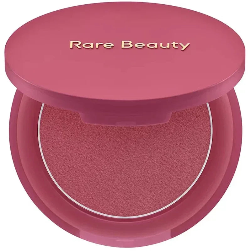 Rubor compacto rosa Rare Beauty en estuche redondo, maquillaje para mejillas